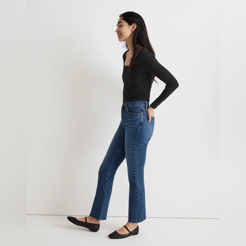 Madewell Tall Kick Out Crop Jeans Brinton Wash + Stretch Size 28 Tall Raw Hem - Picture 3 of 15